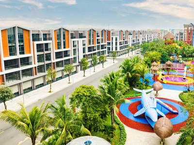 Bán căn liền kề xẻ khe tại phố biển oceanpark 3. vị trí rất đẹp thuận tiện , nhà thoáng sáng . gía 1