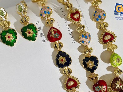 Thiết kế phù điêu trang sức 3D   Khi kim loại kể câu chuyện bằng hình khối 0