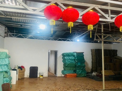 Cho thuê kho hàng, điểm bán hàng online tại xuân đỉnh, bắc từ liêm ,hà nội. diện tích 300m, nền đá 2