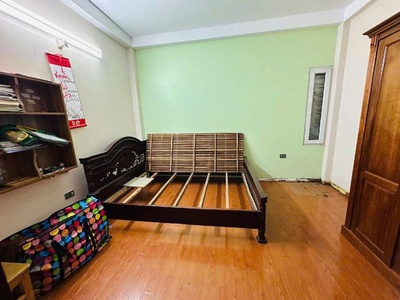 Bán nhà võ chí công 50m, 4tầng, ô chờ thang máy 30m ra oto tránh 4