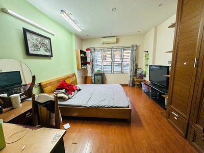 Bán nhà võ chí công 50m, 4tầng, ô chờ thang máy 30m ra oto tránh 2