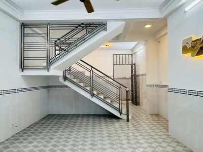 Bán nhà đẹp  5 13   3 tầng   hẻm 5m chợ vải phú thọ hòa   giá chỉ 8.2 tỷ tl chủ 1