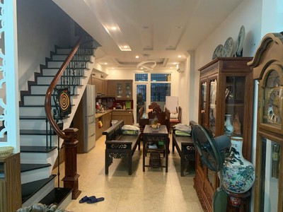 Nhà chính chủ- giá tốt chính chủ cần bán nhanh nhà ngay trung tâm phường ngọc thụy, hn 1