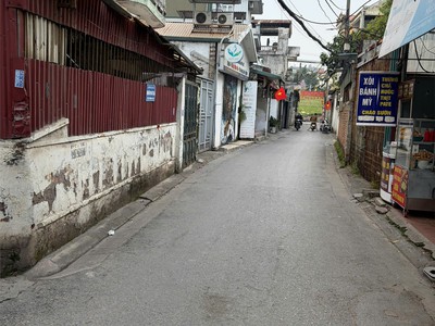 Nhà chính chủ- giá tốt chính chủ cần bán nhanh nhà ngay trung tâm phường ngọc thụy, hn 3