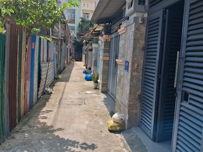 Bán gấp nhà quaanh 7 huỳnh tấn phát, hẻm 1135 chỉ 5,5 tỷ 0