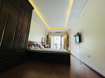 Nhà đẹp cầu giấy - gần hồ quận uỷ nhà đẹp dt 30m2 6 tầng mặt tiền 3m giá 9.1 tỷ 0