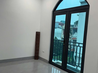 Bán nhà 3 tầng ngõ phố Thống Nhất, ph Lê Thanh Nghị, TP HD, 56m2, mt 4.11m, 3 ngủ 8