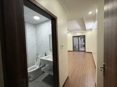 Cần bán 30m2 nhà 5 tầng ngõ 80/1 Hoa Lâm. Ngay gần chợ, trường học các cấp, siêu thị Big C 3