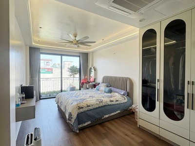 Cần bán 49,9m2 nhà 8 tầng thang máy, full nội thất cao cấp tại mặt phố Hoa Động, Phường Long Biên 0