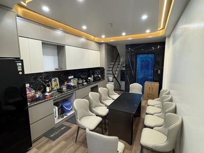 Cần bán 49,9m2 nhà 8 tầng thang máy, full nội thất cao cấp tại mặt phố Hoa Động, Phường Long Biên 3