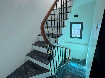 Cần bán 49,9m2 nhà 8 tầng thang máy, full nội thất cao cấp tại mặt phố Hoa Động, Phường Long Biên 7