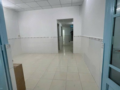 Nhà co thuê đường số 8 p. linh tây. Hẻm 3 gác có 3pn 2wc giá 8tr/tháng 3