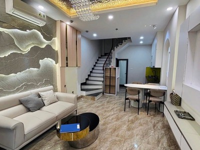 Bán Nhà Nguyễn Văn Cừ, Long Biên 5T, 33m2 GIÁ 8,3 TỶ Ô TÔ ĐỖ CÁCH NHÀ 10M 0