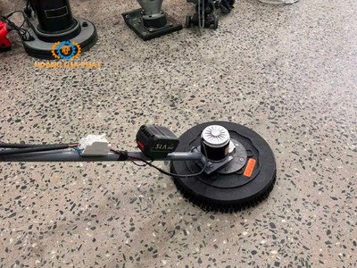 Máy vệ sinh pin năng lượng mặt trời 24V chạy pin   Chính hãng - Giá tốt 0