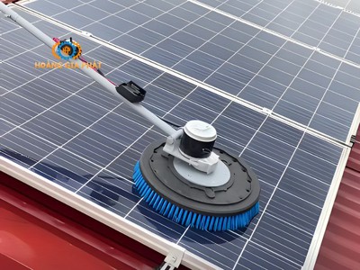 Máy vệ sinh pin năng lượng mặt trời 24V chạy pin   Chính hãng - Giá tốt 1