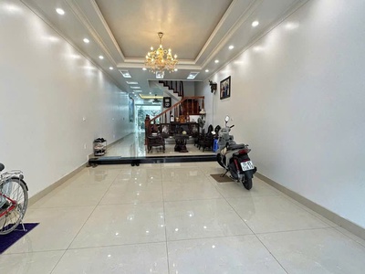 Bán nhà 5 tầng thang máy mặt đường Hoàng Ngọc Phách, Lê Chân, Hải Phòng.104m2-15 tỷ 2