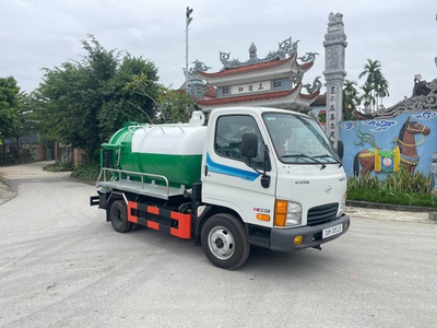 Xe chuyên dụng hút chất thải 3