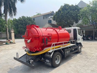 Xe hút chất thải 1