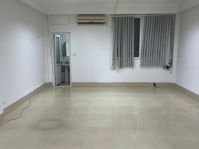 Cho thuê văn phòng tầng 2 - khép kín - Hoàng Văn Thái - Hà Nội 1