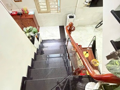 Gấp bán giảm 1.8 tỷ, căn hộ dịch vụ 4.1x19m, 6 tầng full nội thất, thang máy. lê cơ, an lạc, bình 2