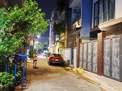 Hẻm 1 sẹc văn cao, tân phú, xe hơi đỗ cửa, 4x11m, 2 tầng mới ở ngay. giá chỉ 5.2 tỷ 1