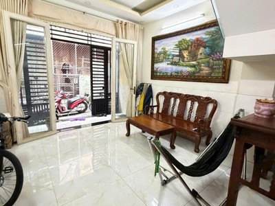 Hẻm 1 sẹc văn cao, tân phú, xe hơi đỗ cửa, 4x11m, 2 tầng mới ở ngay. giá chỉ 5.2 tỷ 2