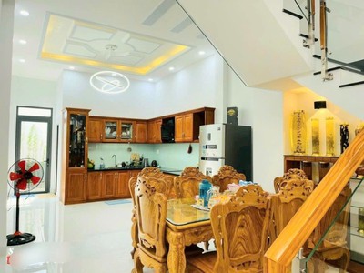 Bán nhà đường số 4, linh tây, thủ đức, tp hcm. dt 104 m2, 3 tầng, sh. giá 12,3 tỷ, 2