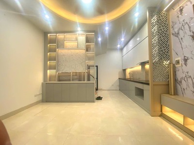 Nhà đẹp ở ngay full nội thất - lô góc 2 thoáng 5 tầng -30m mt 4,8m nhỉnh 9 tỷ- ngõ thông kinh doanh 0