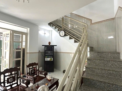 Mặt tiền kinh doanh gần vincom lê văn việt 186m giá chỉ 9.8 tỷ 50tr/m hàng hiếm cho nhà 3