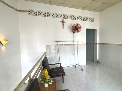 Mặt tiền kinh doanh gần vincom lê văn việt 186m giá chỉ 9.8 tỷ 50tr/m hàng hiếm cho nhà 4