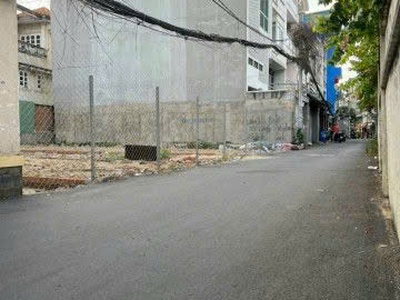 Cần bán lô đất 4 x 15.5m, 2 mặt tiền thông thoáng,ở đường dương quảng hàm, p6, gv,thích hợp xây ở 2