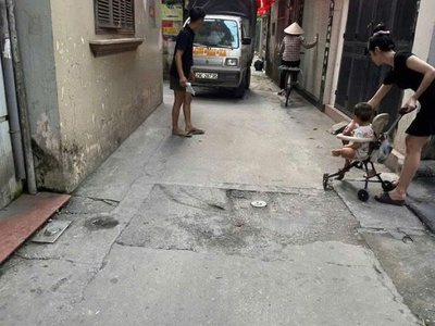 Bán gấp nhà ngặt ngõ Hoàng Đạo Thành - Thanh Xuân - Hà Nội 1