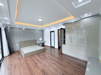 Bán nhà hoàng như tiếp long biên,oto,thang máy,full nội thất,46m nhỉnh 11 tỷ 0