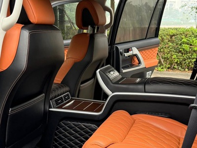 Bán Toyota Land Cruiser 4.6 V8 sản xuất 2020, lên 4 ghế MBS siêu VIP. 10