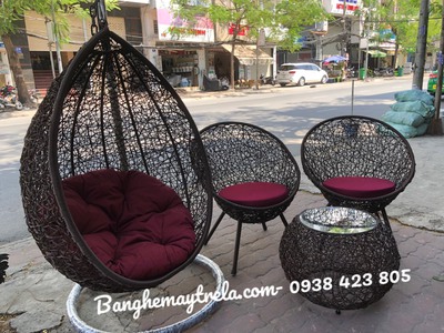 Xích đu kèm bàn ghế nhựa giả mây ban công 1