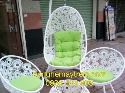 Xích đu kèm bàn ghế nhựa giả mây ban công 5