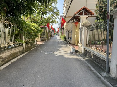 Cần bán 102m/120m2 đất Làng Vàng, Gia Lâm. Đường thông ô tô tránh xe máy 4