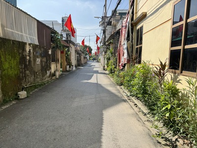 Cần bán 102m/120m2 đất Làng Vàng, Gia Lâm. Đường thông ô tô tránh xe máy 6