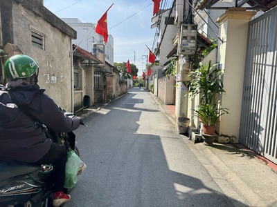 Cần bán 102m/120m2 đất Làng Vàng, Gia Lâm. Đường thông ô tô tránh xe máy 7