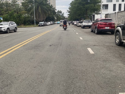 Lô đất mặt tiền đường D1 khu dân cư nam long DT 240m, khu vip 0