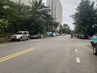 Lô đất mặt tiền đường D1 khu dân cư nam long DT 240m, khu vip 1