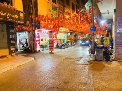 Bán nhà tại phố ngọc lâm - phố vip - mặt ngõ ô tô tránh - kinh doanh đỉnh - vỉa hè rộng 2 bên - 0