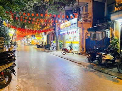 Bán nhà tại phố ngọc lâm - phố vip - mặt ngõ ô tô tránh - kinh doanh đỉnh - vỉa hè rộng 2 bên - 1