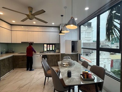 Hiếm- bán nhà đẹp nguyễn sơn- dân xây- full nt- oto- ô chờ thang máy 50m 5 tầng nhỉnh 10 tỷ tl 1