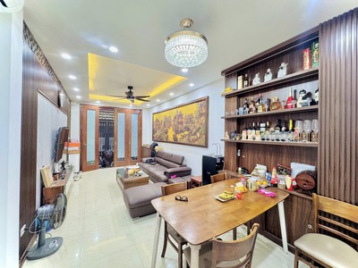 Bán nhà mặt phố trần hưng đạo, 50m2, 5 tầng, mặt tiền 5m, 50 tỷ, vỉa hè rộng, dòng tiền 60tr/tháng 0