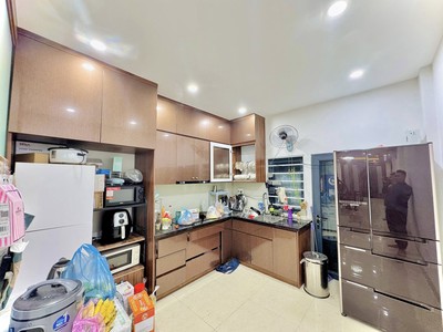 Bán nhà mặt phố trần hưng đạo, 50m2, 5 tầng, mặt tiền 5m, 50 tỷ, vỉa hè rộng, dòng tiền 60tr/tháng 1