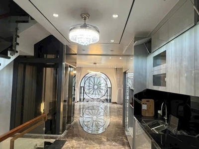 Nhà mặt ngõ tuyến 2 thiên lôi, 5 tầng thang máy- ngõ 7m gần aeon - giá 8.6 tỉ 2