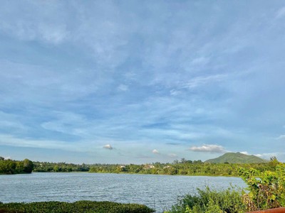 Cư kuin- đắk lắk đất giáp hồ tự nhiên dt 6 27m sẵn thổ cư kdc đông đường bê tông tới đất giá chỉ 4