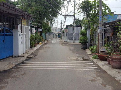 Cho thuê nhà nguyên căn Đường số 8, Trường Thọ, DT 100m có 2pn 1wc 1 gác lửng, hẻm lớn giá 9tr/th 3