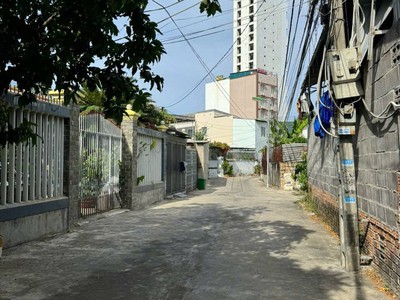 Bán Nhà 2 Tầng Khu Ba Làng, Vĩnh Hoà, Nha Trang, cách biển 100m, giá chỉ 15 tỷ 2